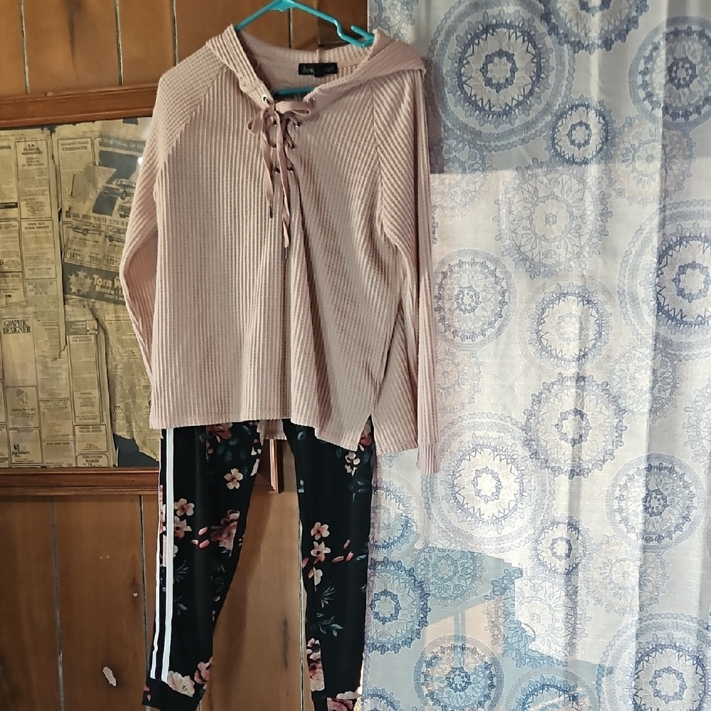 Derek Heart Pink Lace-Up Hoodie